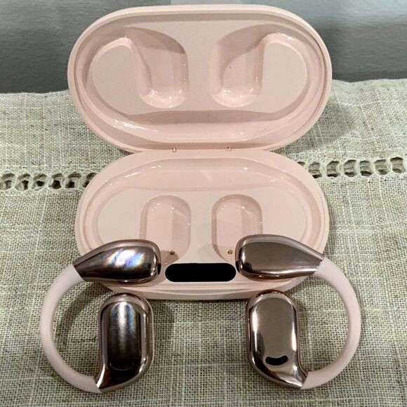 3D Surround Sound Wireless Bluetooth Earbuds by Yookie in Pink - Picture 2 of 5